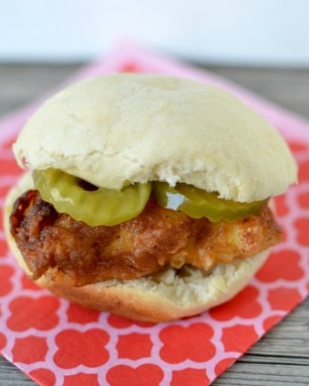Copy Cat Chick-Fil-A Sandwich: If you love Chick-Fil-A then you will love these super easy, juicy chicken sandwiches.