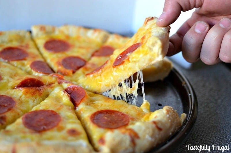 Pretzel Crust Pizza: Soft pretzels and pepperoni pizza unite to make this delicious meal! https://www.tastefullyfrugal.org