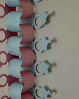 Baby Announcement Paper Chain: Countdown to baby with these easy to make paper chain | Tastefully Frugal