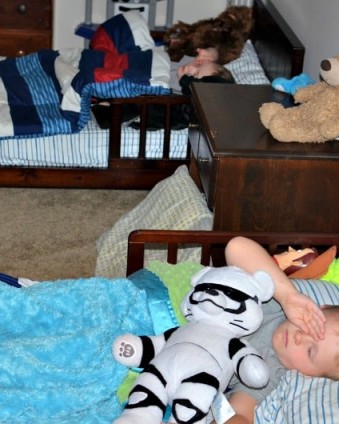 Help Your Kids Fall Asleep & Sleep Through The Night In 4 Easy Steps AD |Tastefully Frugal