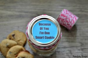 Give the gift of homemade cookies with this teacher appreciation gift. FREE printable tag included!