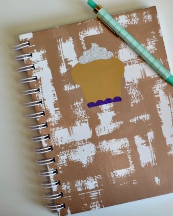 DIY Fall Journal: Make this fun journal to keep track of things in minutes with the Cricut Explore Air 2 | Tastefully Frugal