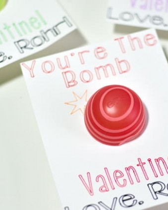 Make these Bomb Valentines in 2 minutes or less with your Cricut!