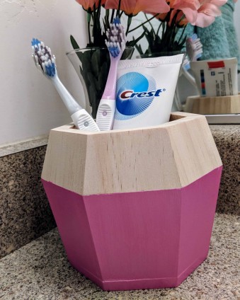 Clean up your bathroom with this easy to make organizer! #ad #ForGumsSake #AvailableAtTarget