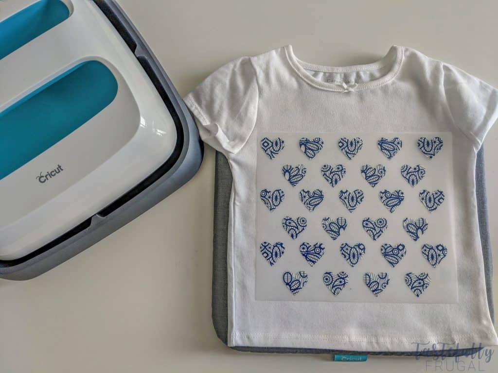 Make this cute shirt and leggings in less than 5 minutes with the new Cricut Patterned Iron On #ad #CricutStrongBon #Cricut #CricutMade