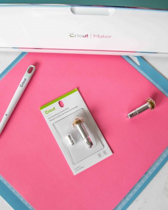 Everything you need to know about the Cricut Scoring Wheel and how it works! #ad # Cricut