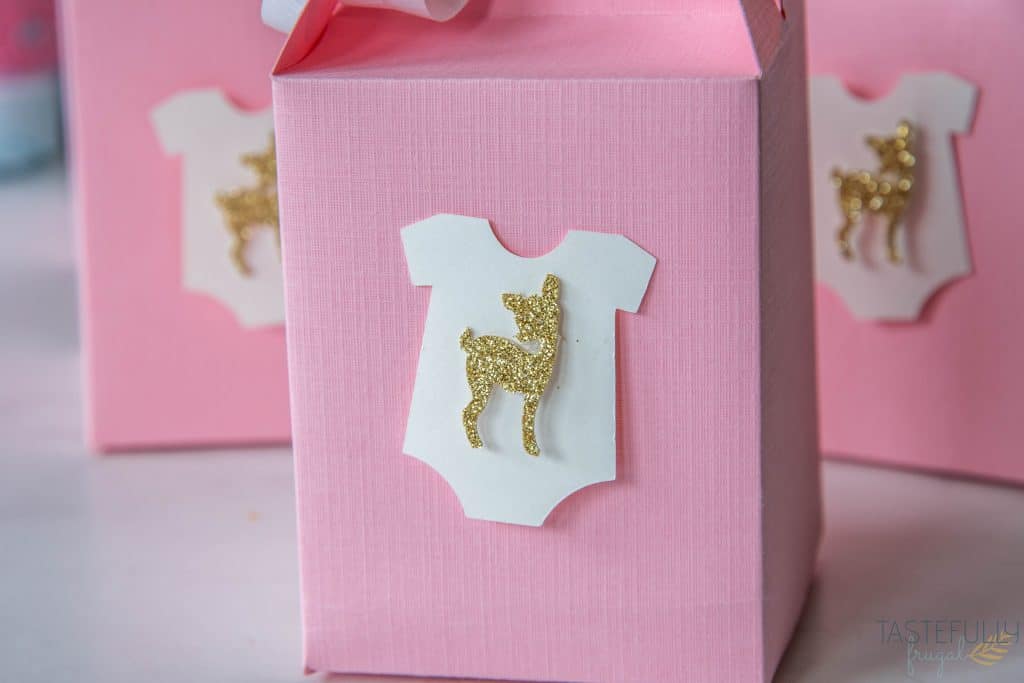 Check out this budget friendly baby shower you can easily recreate with your Cricut! #ad