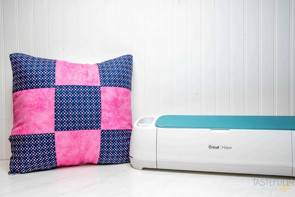 Learn how to use EPP in Cricut Design Space and create this quilt pillow in less than an hour! #ad
