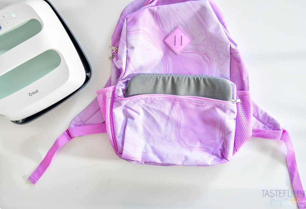 Personalize backpacks, lunchboxes, water bottles and more with you Cricut #ad #cricutcreated