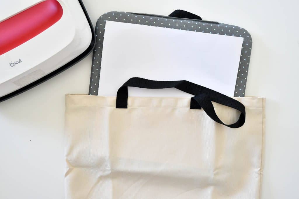 Make your own Reusable Shopping Bags with Cricut #ad #cricutcause
